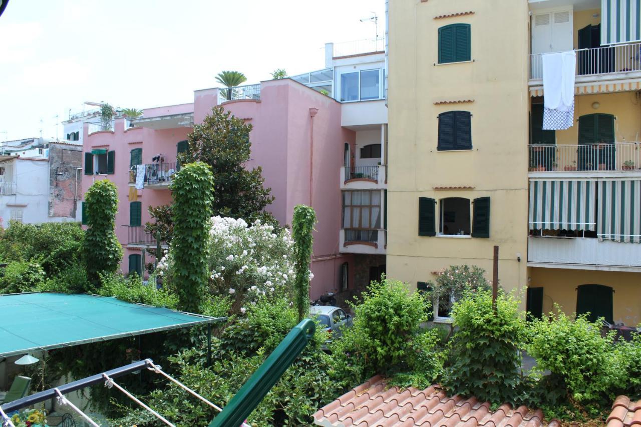 La Casa Ridente : Ischia Porto Apartamento Exterior foto